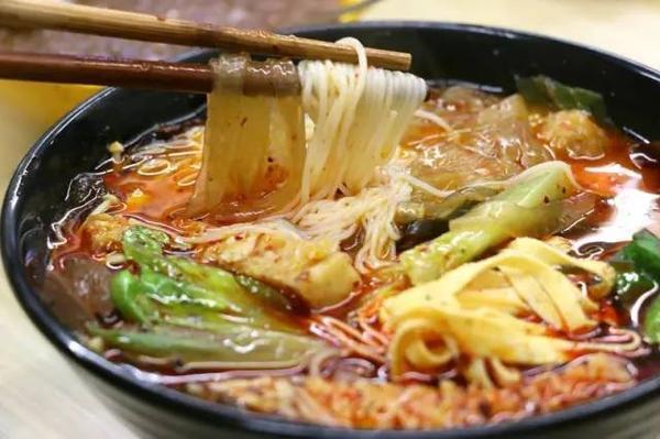 麻辣燙餐館該如何選擇環(huán)保地坪漆施工？